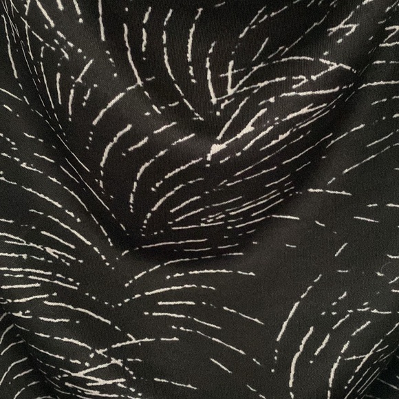 BANANA REPUBLIC | Black/White Sleeveless Drape Cowl Neck Blouse XS - Picture 3 of 8